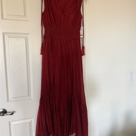 Taylor Dresses & Skirts - NWT Women's Taylor Smocked Empire Waist Midi Dress SIZE Small Auburn color